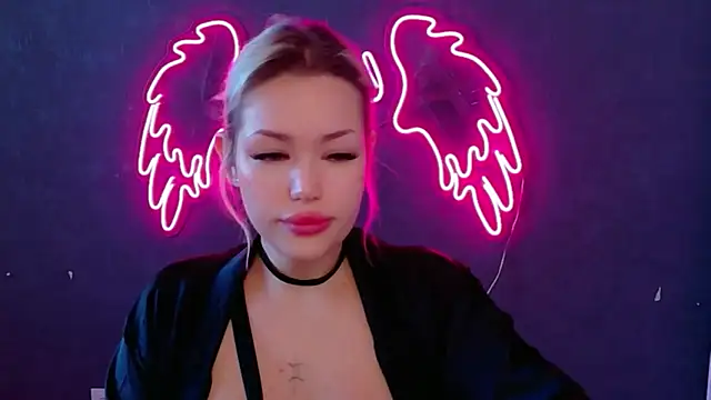 Eva Mooor online show from November 15, 2025, 7:45 am