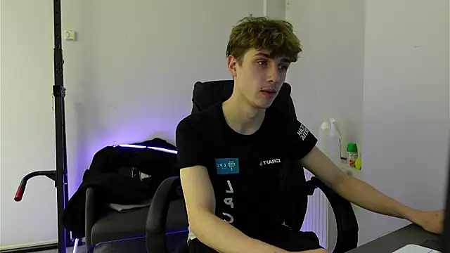 Nathan Rusu online show from November 22, 2025, 8:40 pm