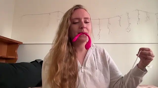 Pattyworld69 online show from May 27, 2026, 4:25 pm