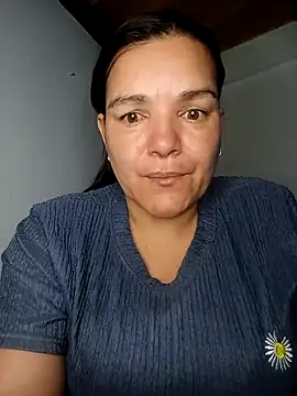 Snapshot of MilfBlonde_ chatting on October 17, 2025, 11:12 am MilfBlonde online show from October 17, 2025, 11:12 am
