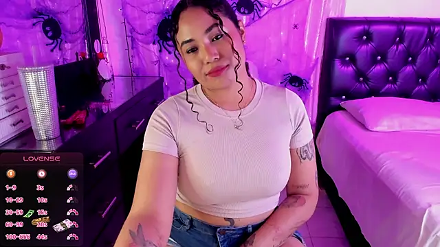 Snapshot of yournaughtysecret_ chatting on October 12, 2025, 8:10 pm yournaughtysecret online show from October 12, 2025, 8:10 pm