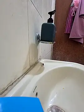 Snapshot of crawlerdrill chatting on February 5, 2026, 2:07 am crawlerdrill online show from February 5, 2026, 2:07 am