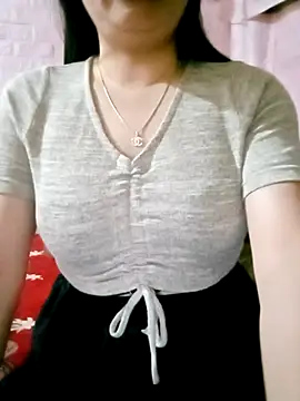 Snapshot of SansanCii chatting on February 20, 2026, 7:43 am SansanCii online show from February 20, 2026, 7:43 am