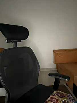 Snapshot of hey_wifey chatting on November 1, 2025, 11:37 am hey wifey online show from November 1, 2025, 11:37 am