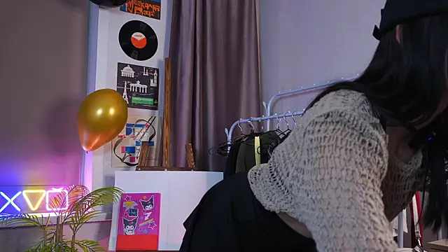 ariyour online show from November 1, 2025, 2:44 pm