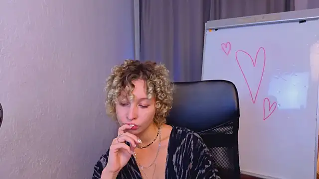 Mary Wahlberg online show from October 16, 2025, 5:38 am