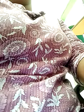 ITZ YUVIKA online show from November 18, 2025, 4:27 am