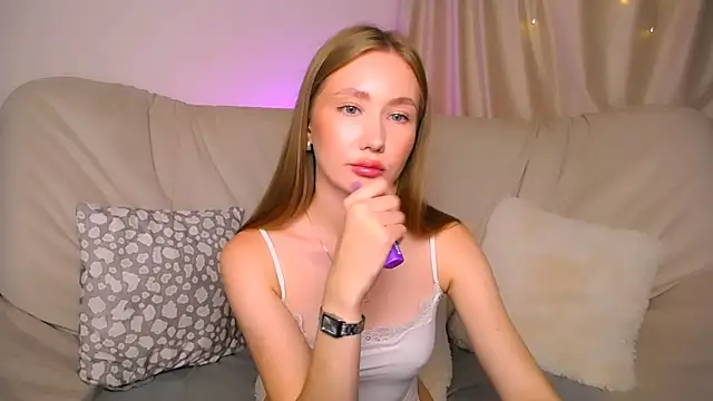 EllyColins online show from July 26, 2026, 3:24 am