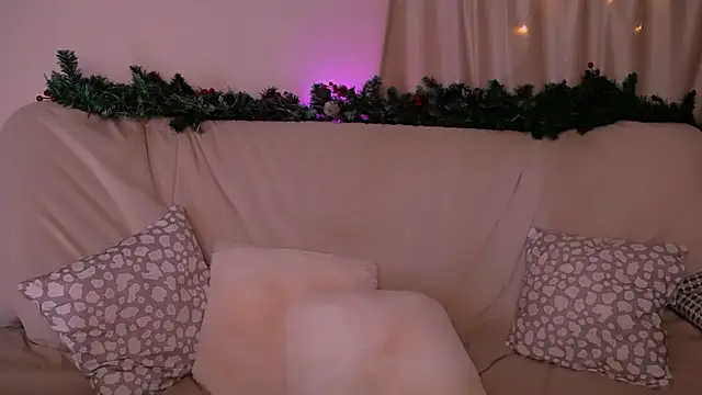 EllyColins online show from January 12, 2026, 5:58 am