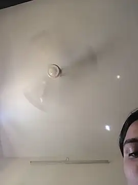 radhika4445 online show from March 16, 2026, 5:04 am