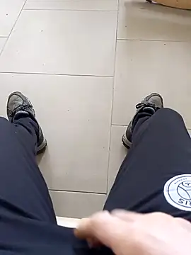 szabi1995 online show from October 13, 2025, 6:37 am