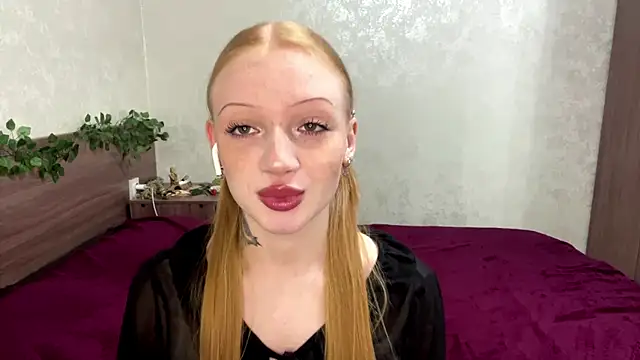 Iamlylu online show from November 23, 2025, 5:50 am