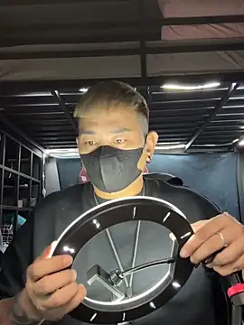 Han Wolf 830 online show from April 26, 2026, 12:35 pm