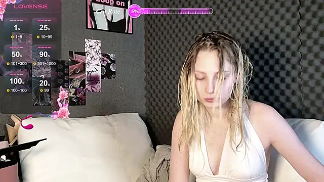 Fluffy Cloude online show from June 5, 2026, 5:23 am