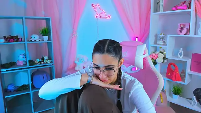 RebeckaThornton online show from November 9, 2025, 12:53 pm