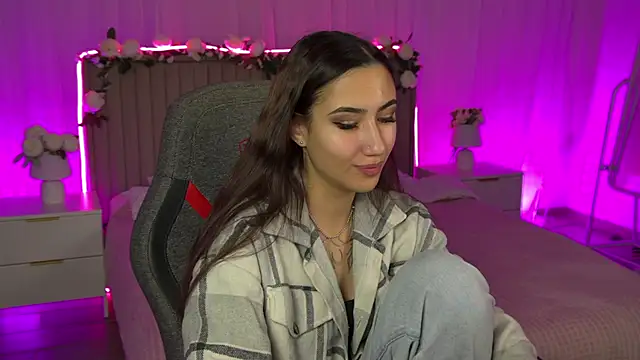 RebeckaThornton online show from November 15, 2025, 9:35 am