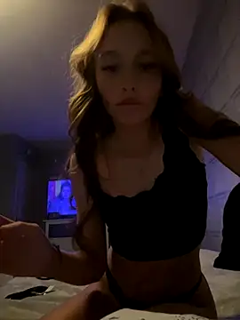 Snapshot of PoppyBabeMae chatting on October 26, 2025, 9:48 pm PoppyBabeMae online show from October 26, 2025, 9:48 pm