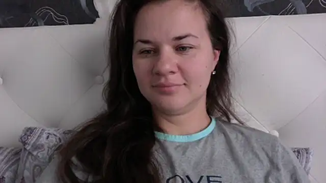 GiaaCaranggi online show from November 15, 2025, 7:01 am