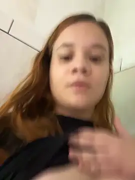 ruivinhadancer online show from December 3, 2025, 1:32 pm