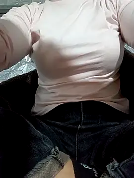 Snapshot of nat-tri chatting on March 1, 2026, 10:10 pm nat-tri online show from March 1, 2026, 10:10 pm