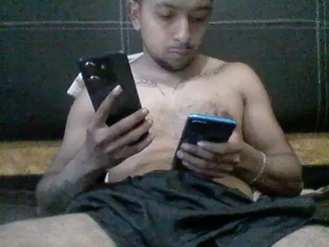 Snapshot of sayyan2499 chatting on October 13, 2025, 11:27 pm sayyan2499 online show from October 13, 2025, 11:27 pm
