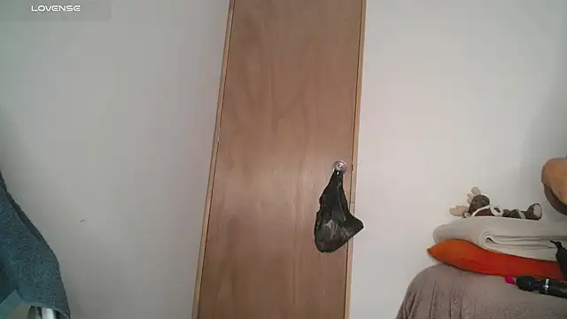 Miranda kim  online show from November 2, 2025, 7:41 pm