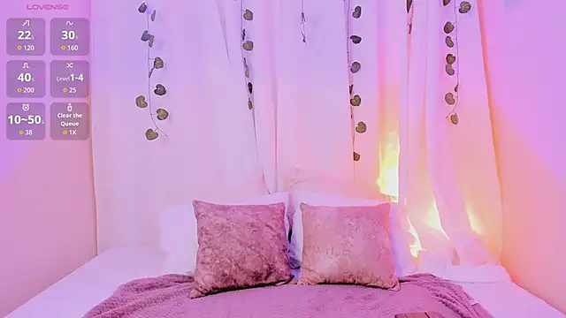 Miranda kim  online show from April 13, 2026, 7:29 pm