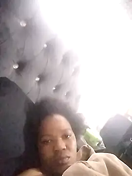 Snapshot of CaramelBoootie chatting on November 16, 2025, 7:35 am CaramelBoootie online show from November 16, 2025, 7:35 am