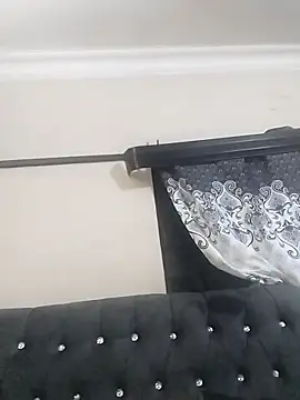 Snapshot of CaramelBoootie chatting on November 12, 2025, 7:29 pm CaramelBoootie online show from November 12, 2025, 7:29 pm