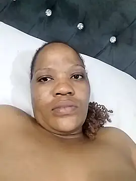 Snapshot of CaramelBoootie chatting on March 3, 2026, 6:59 pm CaramelBoootie online show from March 3, 2026, 6:59 pm