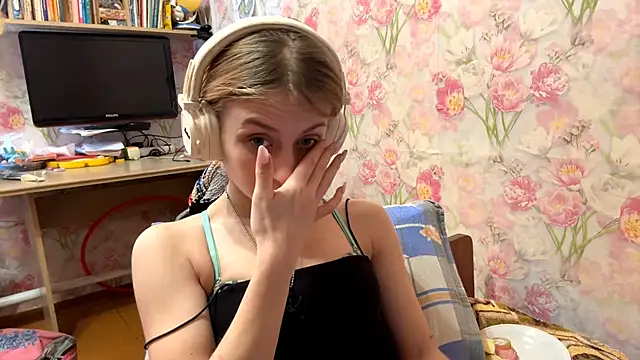 AmeliLia online show from February 7, 2026, 10:12 am