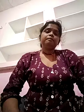 Snapshot of Manya_cute chatting on October 15, 2025, 11:24 pm Manya cute online show from October 15, 2025, 11:24 pm