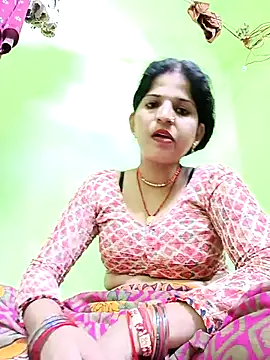 Snapshot of Karishma_cute chatting on October 15, 2025, 6:33 am Karishma cute online show from October 15, 2025, 6:33 am