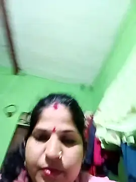 Karishma cute online show from November 27, 2025, 2:06 pm