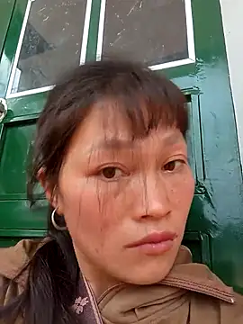 siusiu-00 online show from November 17, 2025, 8:51 am