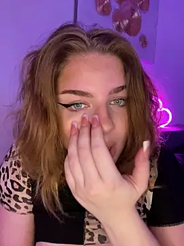 VickyKarter online show from October 16, 2025, 2:58 pm