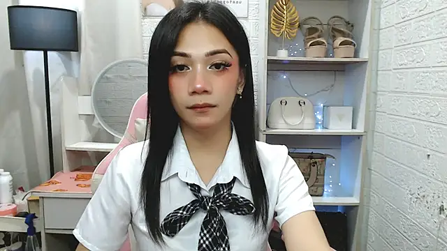 savie exotict online show from October 13, 2025, 5:14 pm