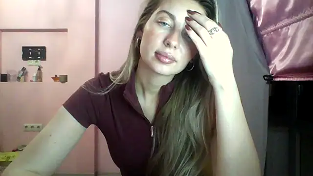 Snapshot of Sygream chatting on October 31, 2025, 10:38 pm Sygream online show from October 31, 2025, 10:38 pm