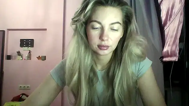 Snapshot of Sygream chatting on October 16, 2025, 6:38 pm Sygream online show from October 16, 2025, 6:38 pm