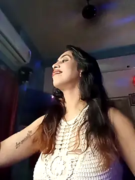 Darling Annie online show from November 25, 2025, 6:30 pm