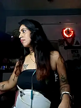 Darling Annie online show from December 17, 2025, 6:57 pm