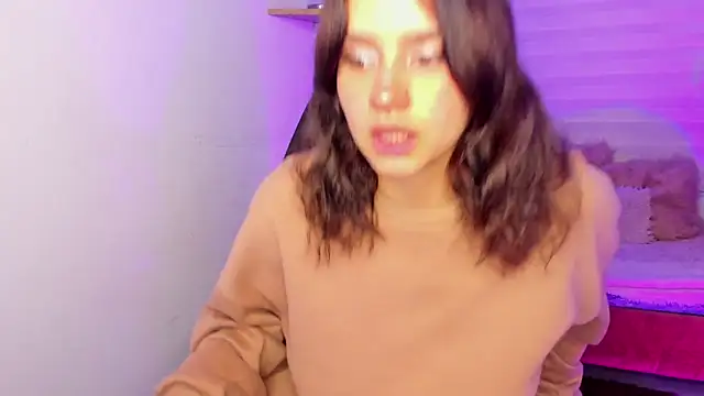 Emily Lindey online show from October 21, 2025, 3:28 am