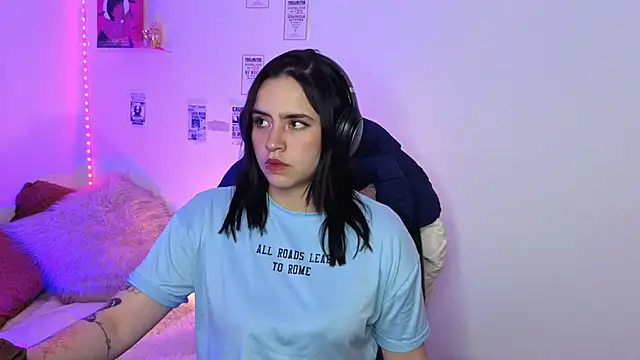 Emily Lindey online show from April 10, 2026, 4:08 am