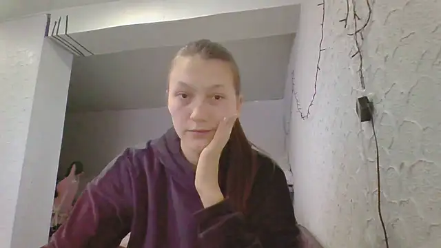 luna tt online show from February 5, 2026, 1:51 pm