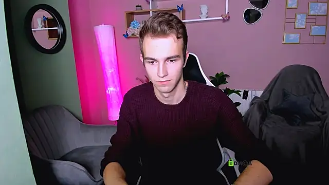 astren villo online show from November 28, 2025, 8:09 pm