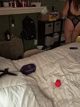 Snapshot of queenkelly1234 chatting on February 24, 2026, 4:02 am queenkelly1234 online show from February 24, 2026, 4:02 am