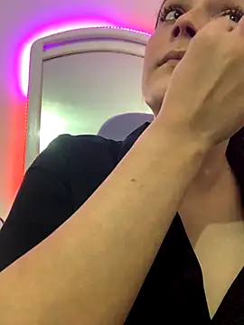 La-Gatiita-trans online show from December 2, 2025, 9:27 pm