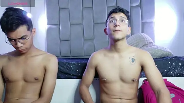 Desire4Duo online show from April 21, 2026, 10:11 am