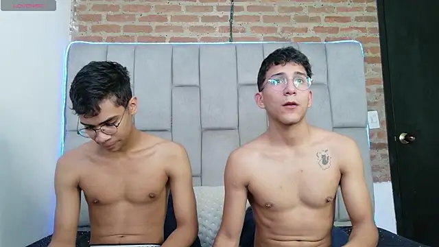 Desire4Duo online show from January 6, 2026, 1:04 pm