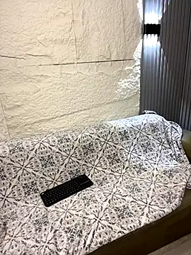 Yvonny27 online show from November 10, 2025, 11:10 pm